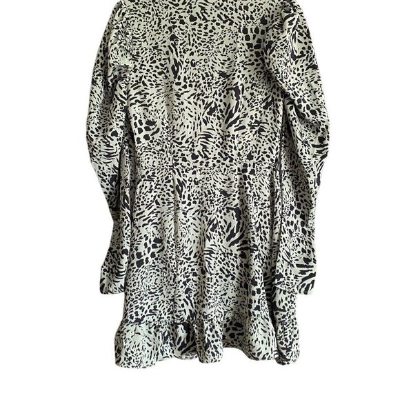 Misguided Green Animal Print Surplice Ruffle Dress. Size 6. - Picture 9 of 12
